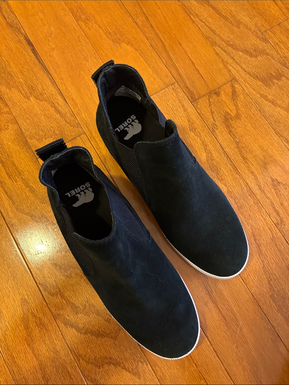 Sorel Black Slip-On Suede Chelsea Sneakers 7.5